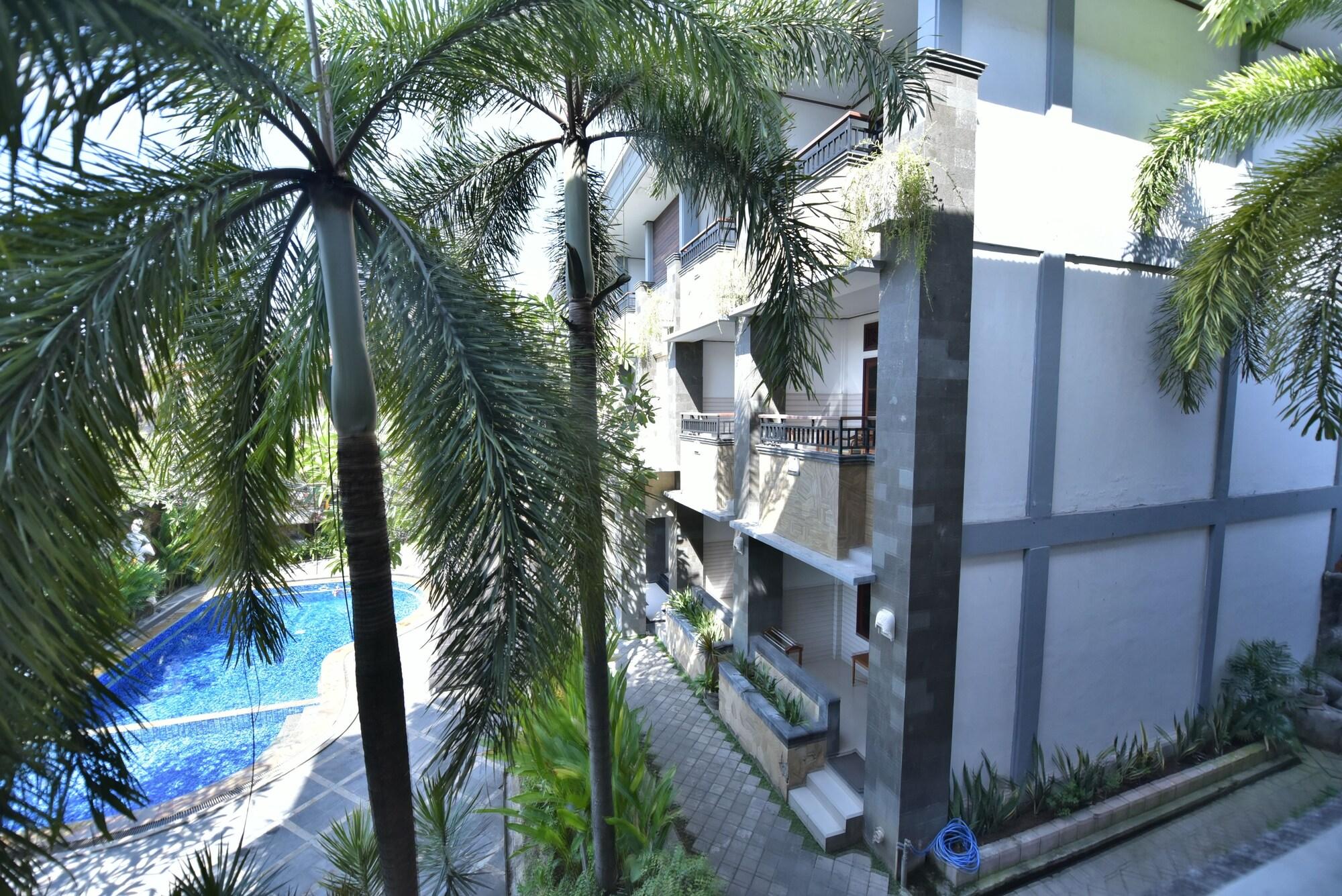 Sandat Hotel Legian Exterior photo